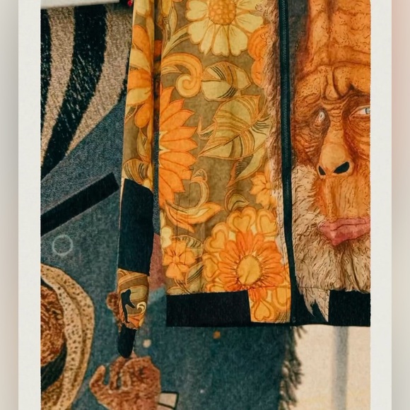 Retro 80s Bigfoot Floral Bomber - Harry & The Henderson's Full-Zip Flight Jacket - Picture 5 of 5